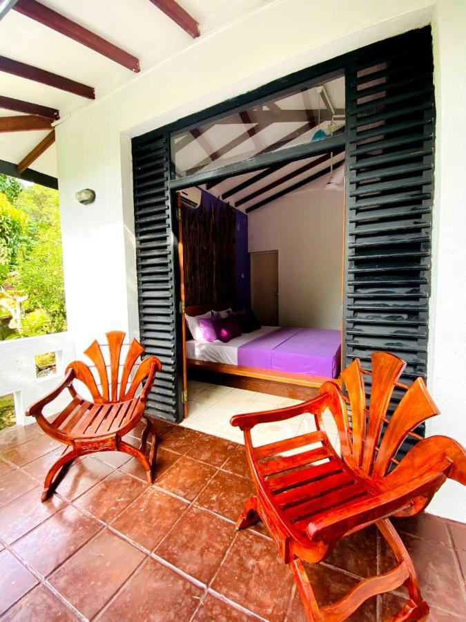 Surf N Spice - Hiriketiya Hotell Dikwella Exteriör bild
